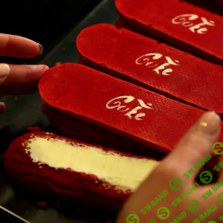 [Анна Аксёнова] Кокосовый муссовый торт по b-concept + Эклер «Ром-кола-вишня» (2019)