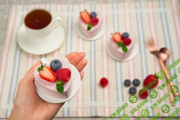 [Cake Pro, Александра Овешкова] Ягодное муссовое пирожное (2025)