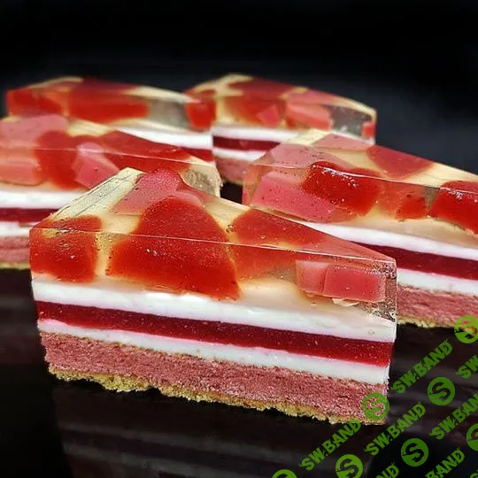 [Елена Чуприна] Пирожные Клубника в шампанском (2019)