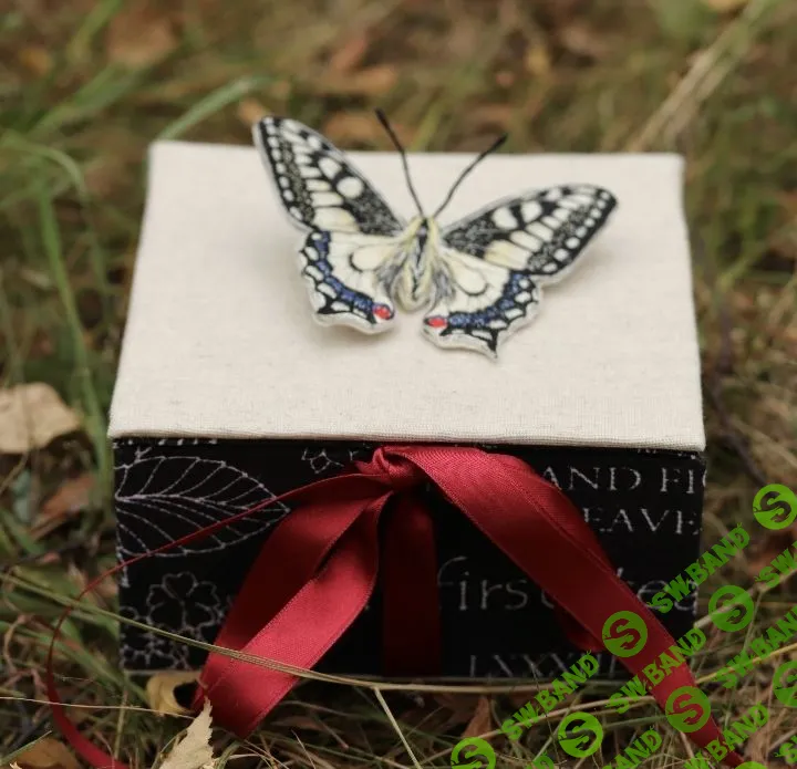 [Fairy Embroidery, Ирина Кириллова] Брошь «Махаон» (2023)