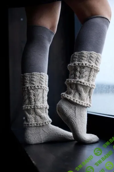 [Hannemari Lehtonen] Вязаные спицами высокие носки Birgen с французской пяткой (2026)