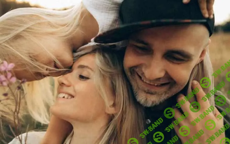 [Юлия Гелас] Семейная фотография (2021)