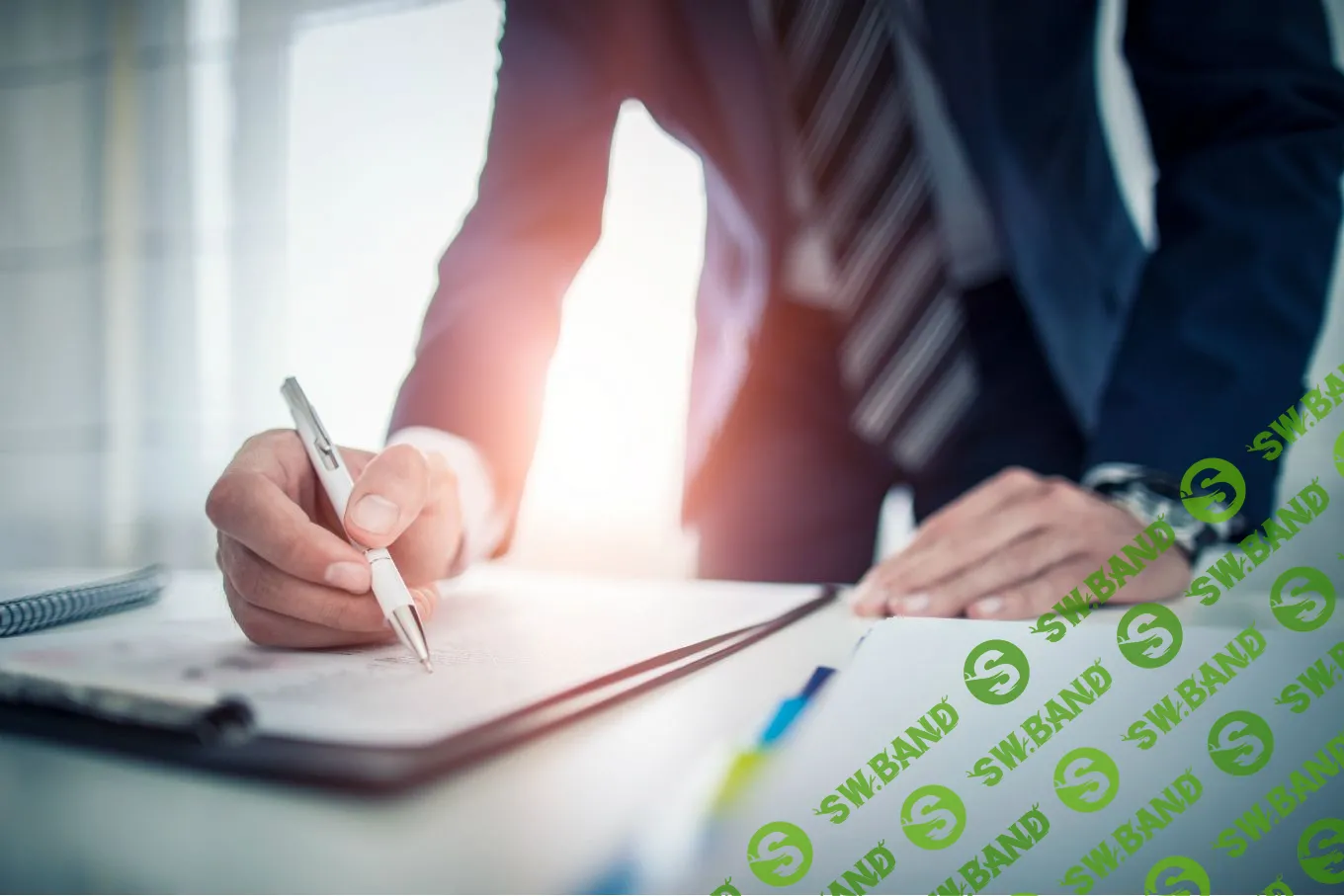 Минтруд рассказал, когда бизнесу придется перейти на электронные трудовые книжки