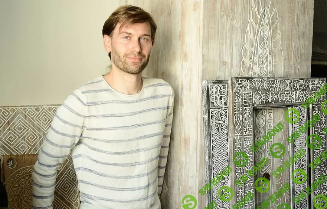 Москвич разочаровался в «шкафах из опилок», купил станок с ЧПУ и стал продавать деревянную мебель с этническими узорами