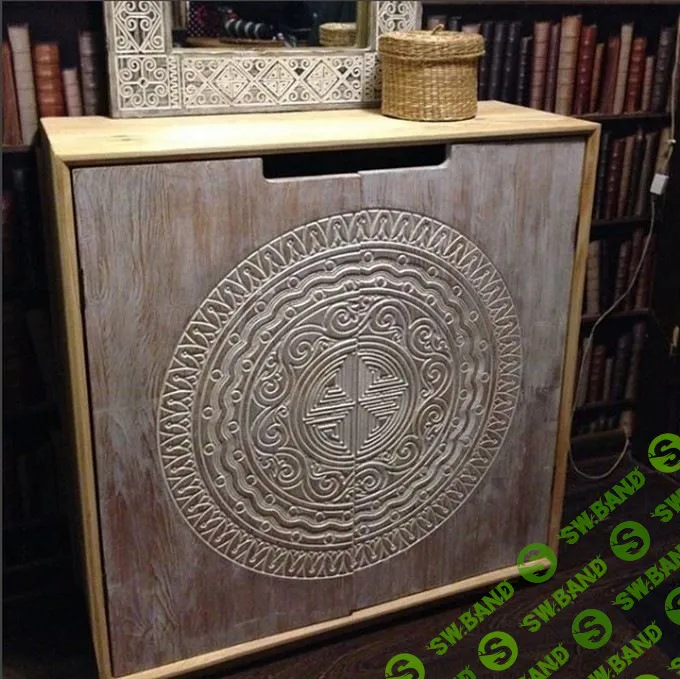 Москвич разочаровался в «шкафах из опилок», купил станок с ЧПУ и стал продавать деревянную мебель с этническими узорами