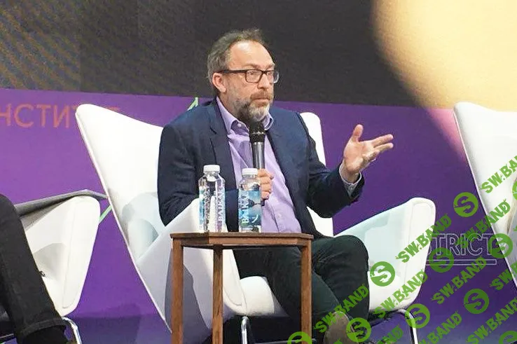 Основатель Википедии рассказал о бизнес-провалах и дурацкой идее, которая привела его к успеху