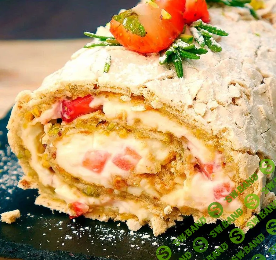[Pastry School] Меренговый рулет с фисташками и ягодами (2019)