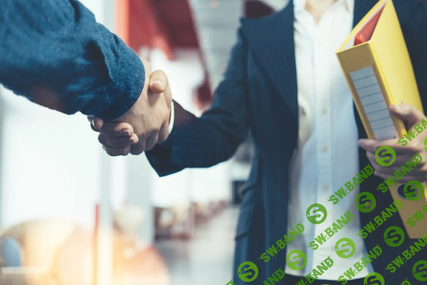 «Серый» рынок труда потерял 1 млн человек за год. Бизнес сокращает неформальную занятость