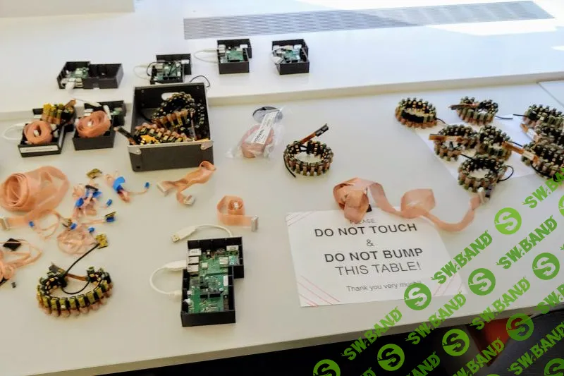 Стартап Ctrl-labs показал браслет для управления компьютером силой мысли