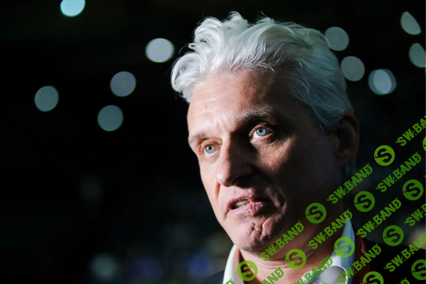 «Ведомости»: Сбербанк и «Тинькофф банк» запускают сервис переводов по номеру телефона