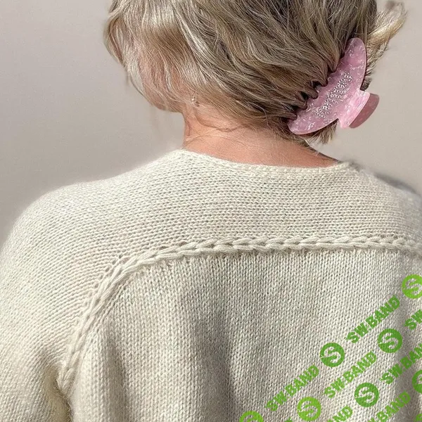 [Вязание] Красивая блуза с интересными деталями Yara_sweater, вязаная спицами сверху [Malin Borgersen]