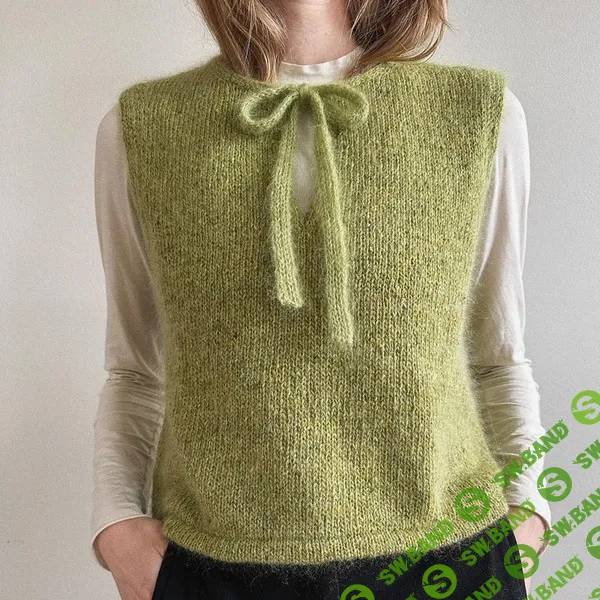 [Вязание] Укороченная безрукавка с бантом на горловине Obsidian, вязаная спицами сверху [Вяжи.ру] [Sofia Scotford]