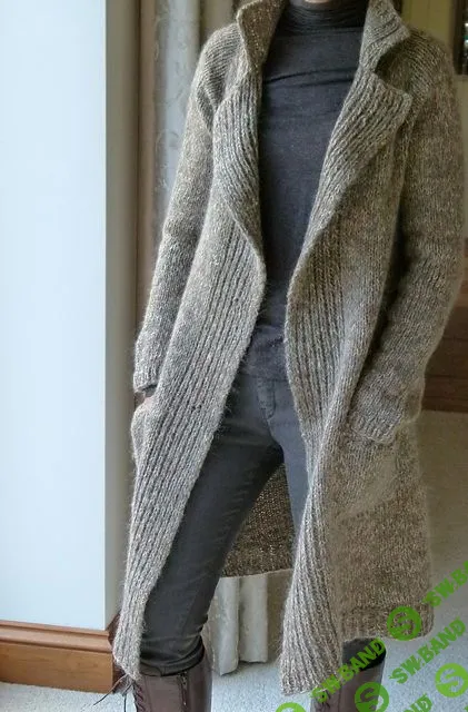 [Вяжи.ру] Твидовое пальто регланом сверху (2023)